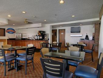Baymont by Wyndham LaGrange - image 2
