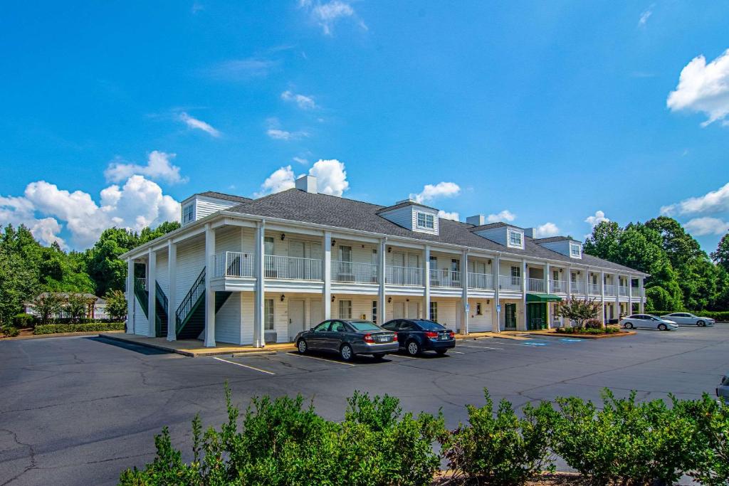 Quality Inn Lagrange - main image