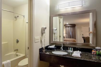 Quality Inn Lagrange - image 5