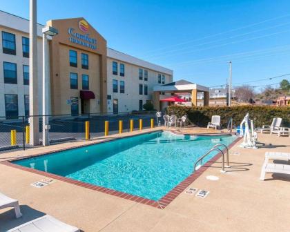 Comfort Inn & Suites LaGrange - image 4