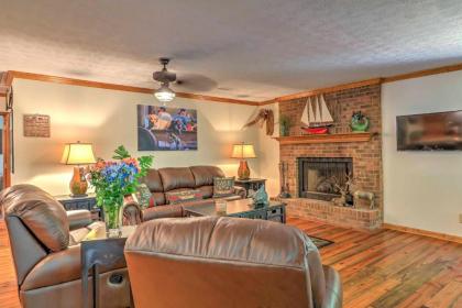 Waterfront West Point Lake Cabin with Private Dock! - image 5