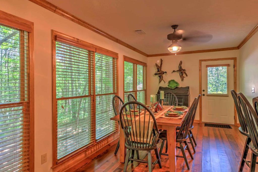 Waterfront West Point Lake Cabin with Private Dock! - image 7