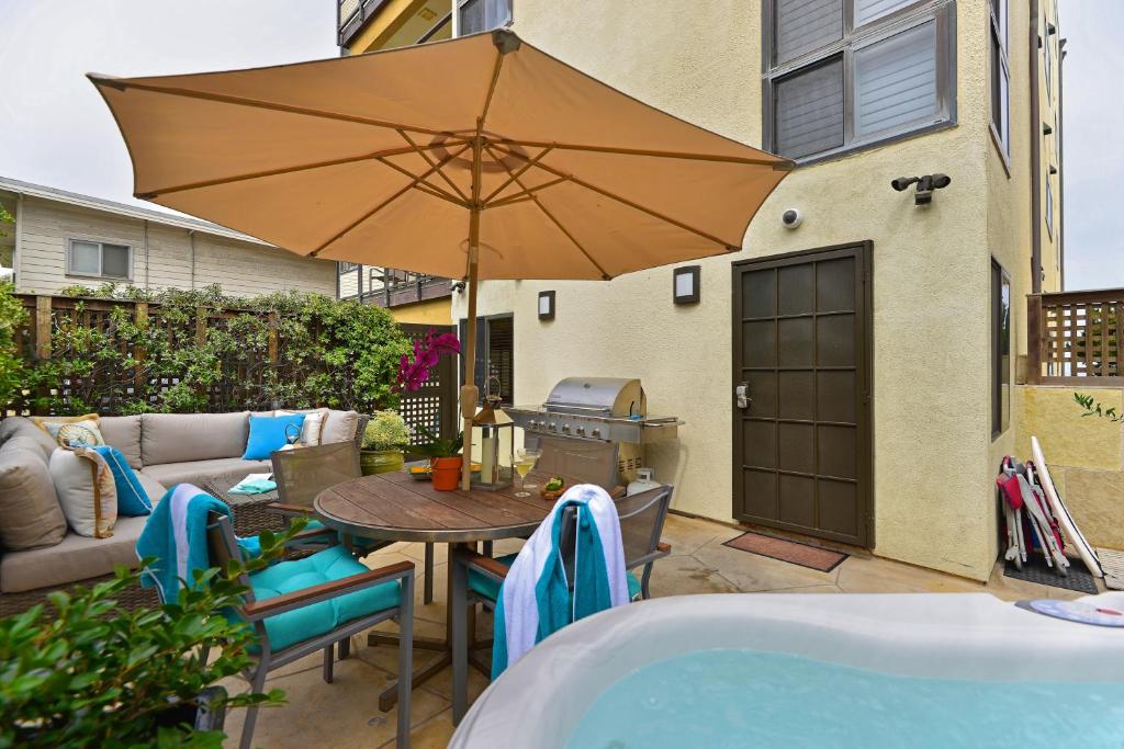 #203 - Perfect Condo - main image