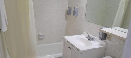 Stagecoach Motel - image 9