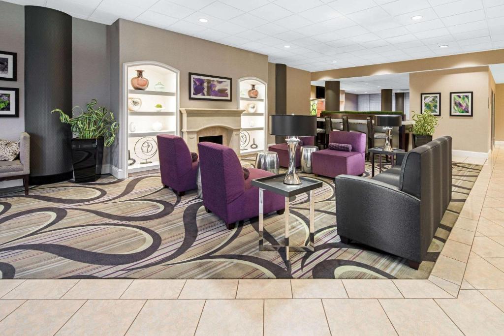 La Quinta by Wyndham Buena Park - image 2