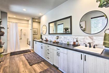 The Hub La Pine Escape with Fire Pit and A and C! - image 15