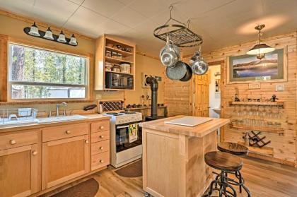 High Lakes Hideaway La Pine Fishing Cabin! - image 12
