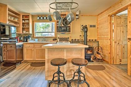 High Lakes Hideaway La Pine Fishing Cabin! - image 2