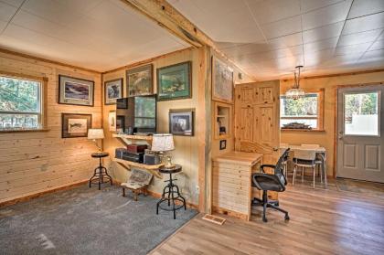 High Lakes Hideaway La Pine Fishing Cabin! - image 4