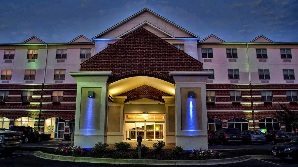 Holiday Inn Express La Plata an IHG Hotel - main image