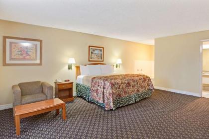 Americas Best Value Inn & Suites La Porte/Houston - image 9