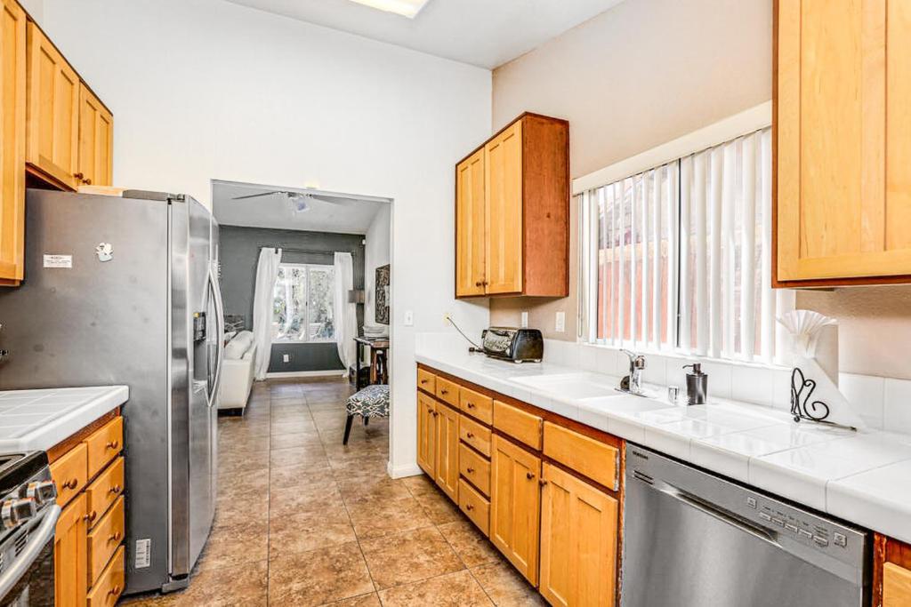 Tropical Retreat - image 7