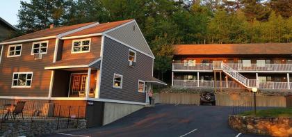 Birch Knoll Motel - image 4