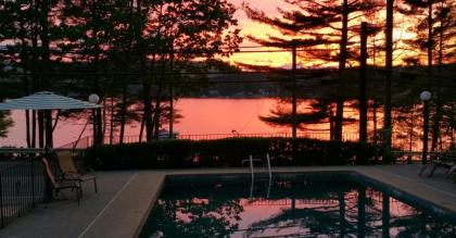 Birch Knoll Motel - image 7