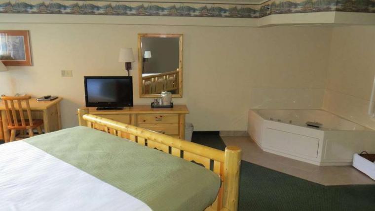 Cobblestone Hotel & Suites - Ladysmith - image 5