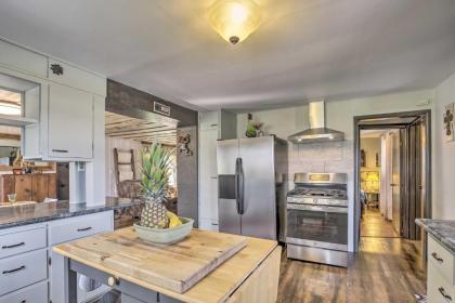 Eclectic Ladysmith Hideaway Hike and Hunt! - image 10