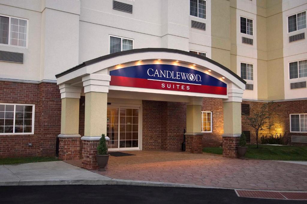 Candlewood Suites Lafayette an IHG Hotel - main image
