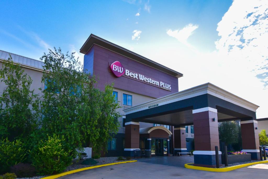 Best Western Plus Lafayette Hotel University Area - main image