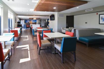 Best Western Plus Lafayette Hotel University Area - image 15