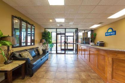 Days Inn by Wyndham Lafayette/University - image 3