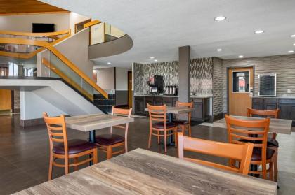 Suburban Extended Stay Hotel - image 4