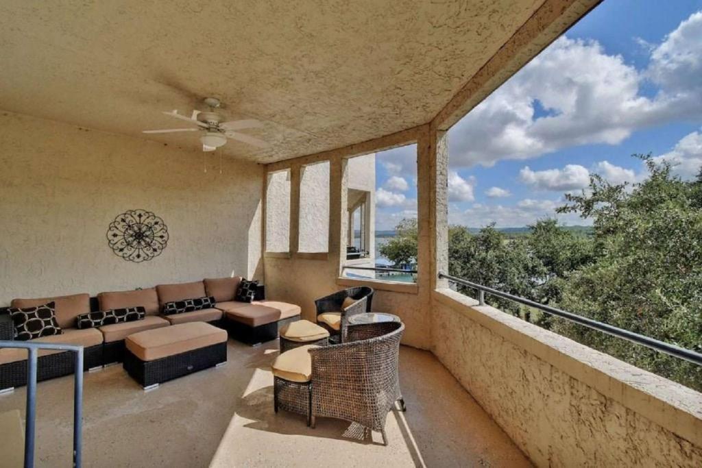 The Retreat @ The Island on Lake Travis - image 2