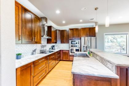 Lago Vista Retreat - image 8