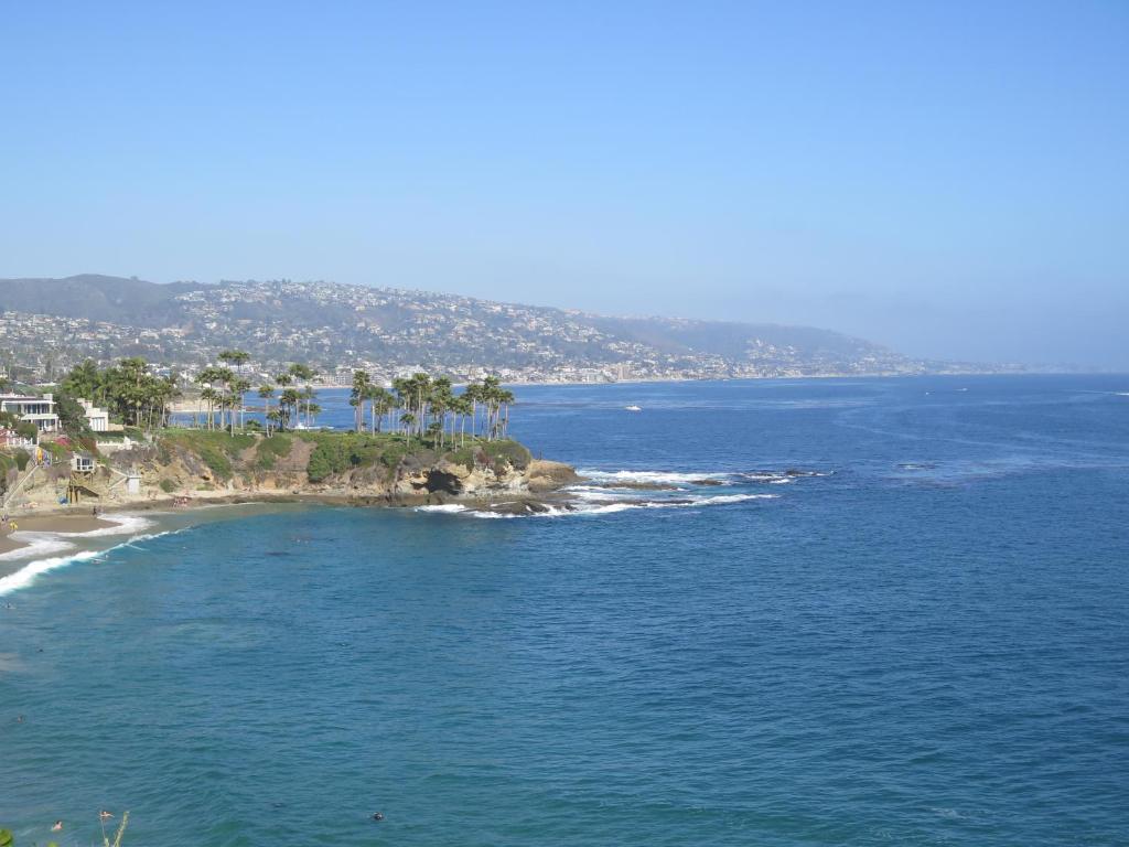 Art Hotel Laguna Beach - image 4