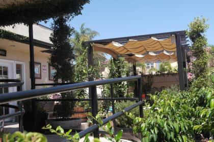Seaside Laguna Inn & Suites - image 14