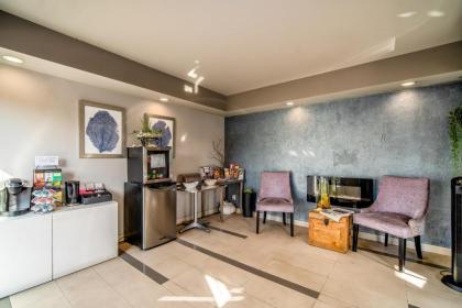 Crescent Bay Inn - image 14