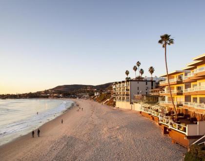 Pacific Edge Oceanfront Hotel - image 4