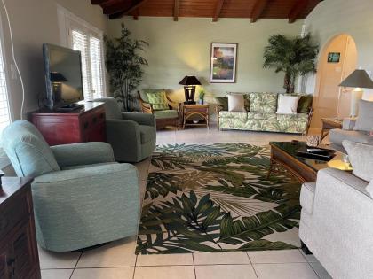 International Colony Club 41 condo