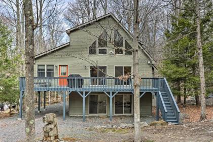 Peaceful Poconos Cabin with Lake Access and Views Lake Ariel Pennsylvania