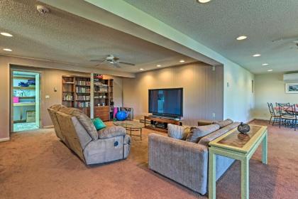 Grand Lakefront Home with Dock in The Hideout! - image 14