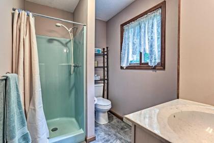 The Hideout - Lake Ariel Cottage with Pool Access! - image 11