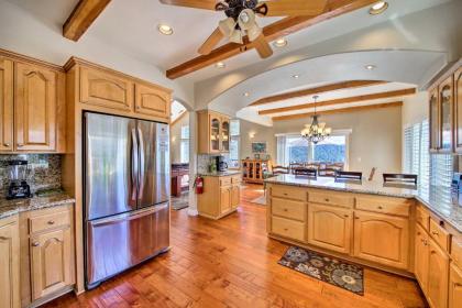 Mountain Gem with Game Room 5 Mi to Lake Arrowhead! - image 8