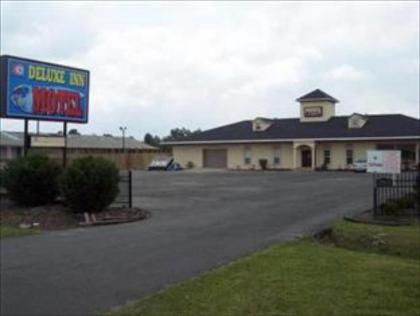 Deluxe Inn Motel
