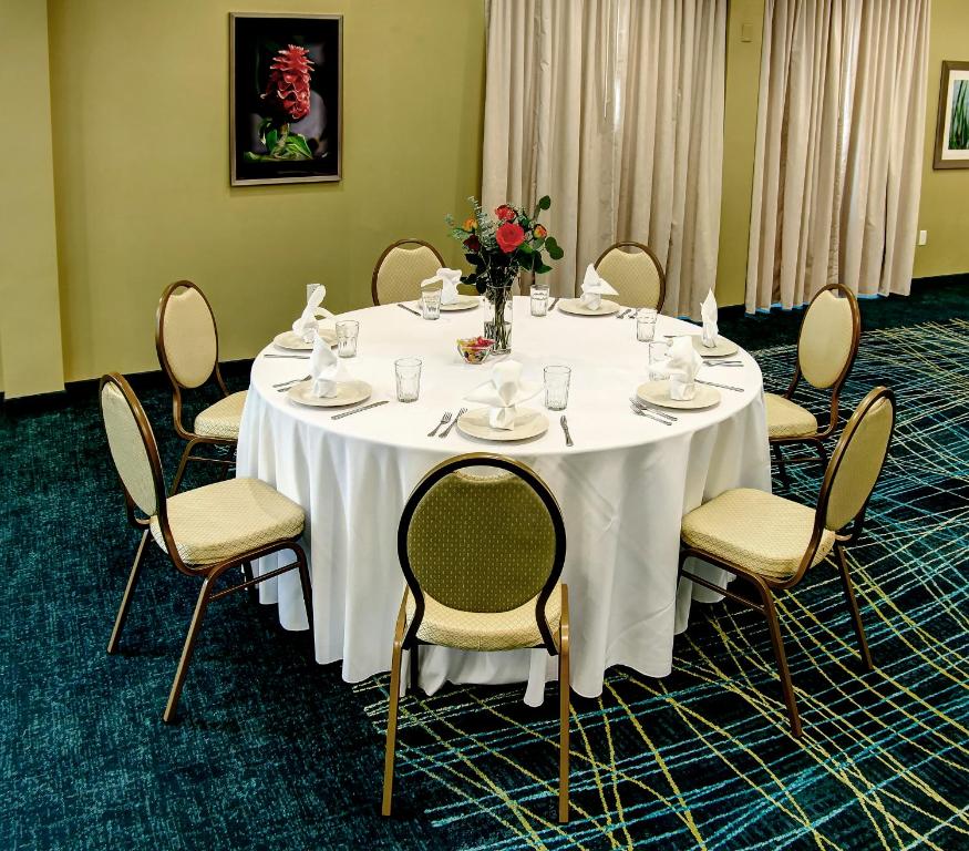 SpringHill Suites by Marriott Lake Charles - image 7