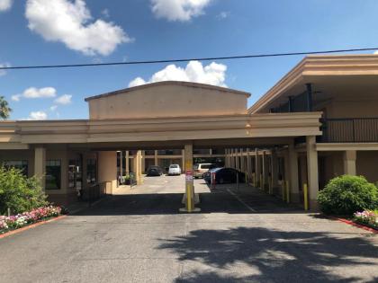 Days Inn by Wyndham Lake Charles - image 2