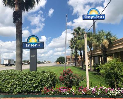 Days Inn by Wyndham Lake Charles - image 3
