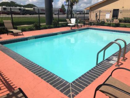 Days Inn by Wyndham Lake Charles - image 4