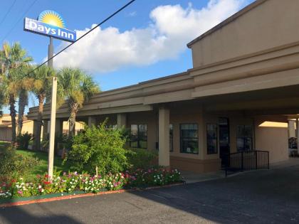Days Inn by Wyndham Lake Charles - image 9