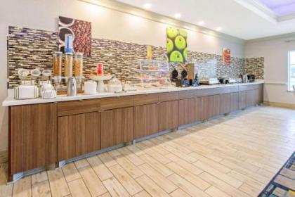 La Quinta by Wyndham Lake Charles Casino Area - image 11