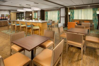 Hampton Inn Lake Charles - image 10