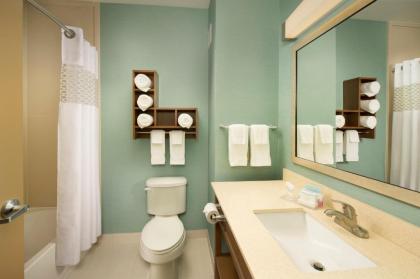 Hampton Inn Lake Charles - image 9