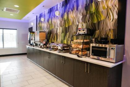 Best Western Plus Prien Lake Inn & Suites - image 2