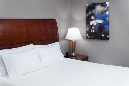 Hilton Garden Inn Lake Forest Mettawa - image 12
