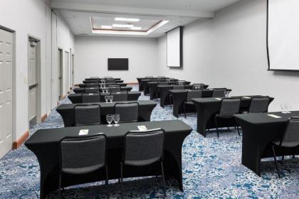 Hilton Garden Inn Lake Forest Mettawa - image 13