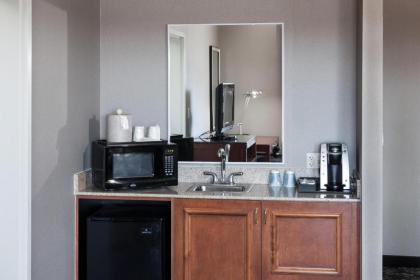 Hilton Garden Inn Lake Forest Mettawa - image 4