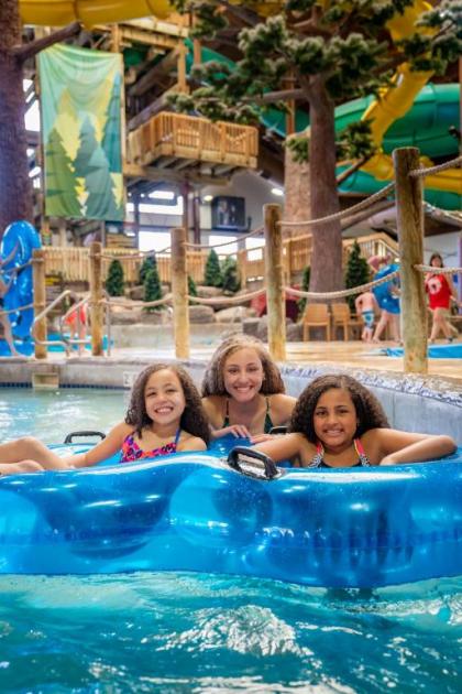 Timber Ridge Lodge and Waterpark - image 10